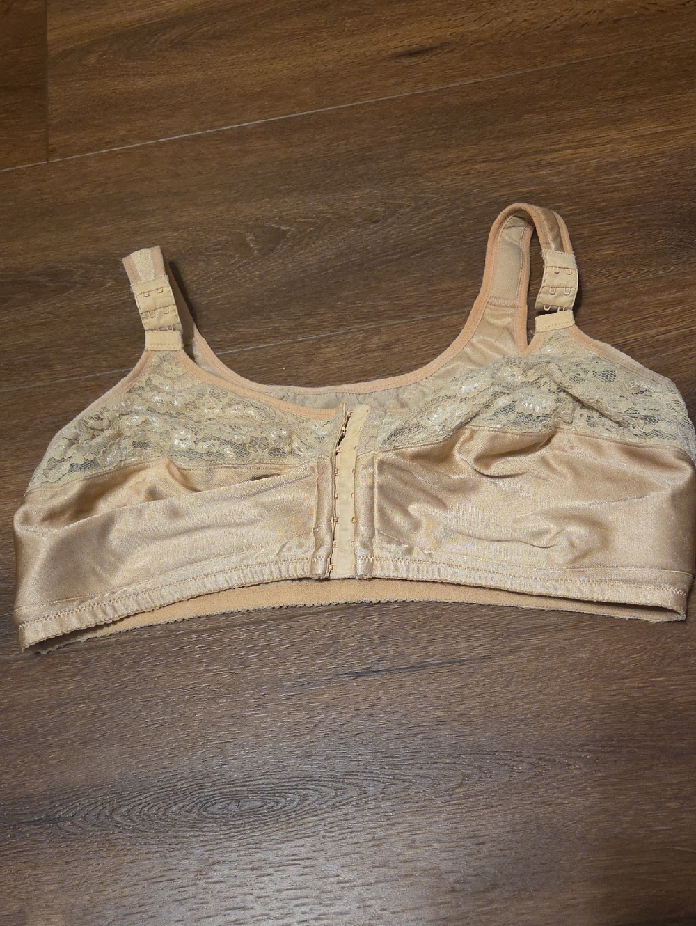 COMFORT CHOICE Bra Front Closure Lace Trim Tan 48C